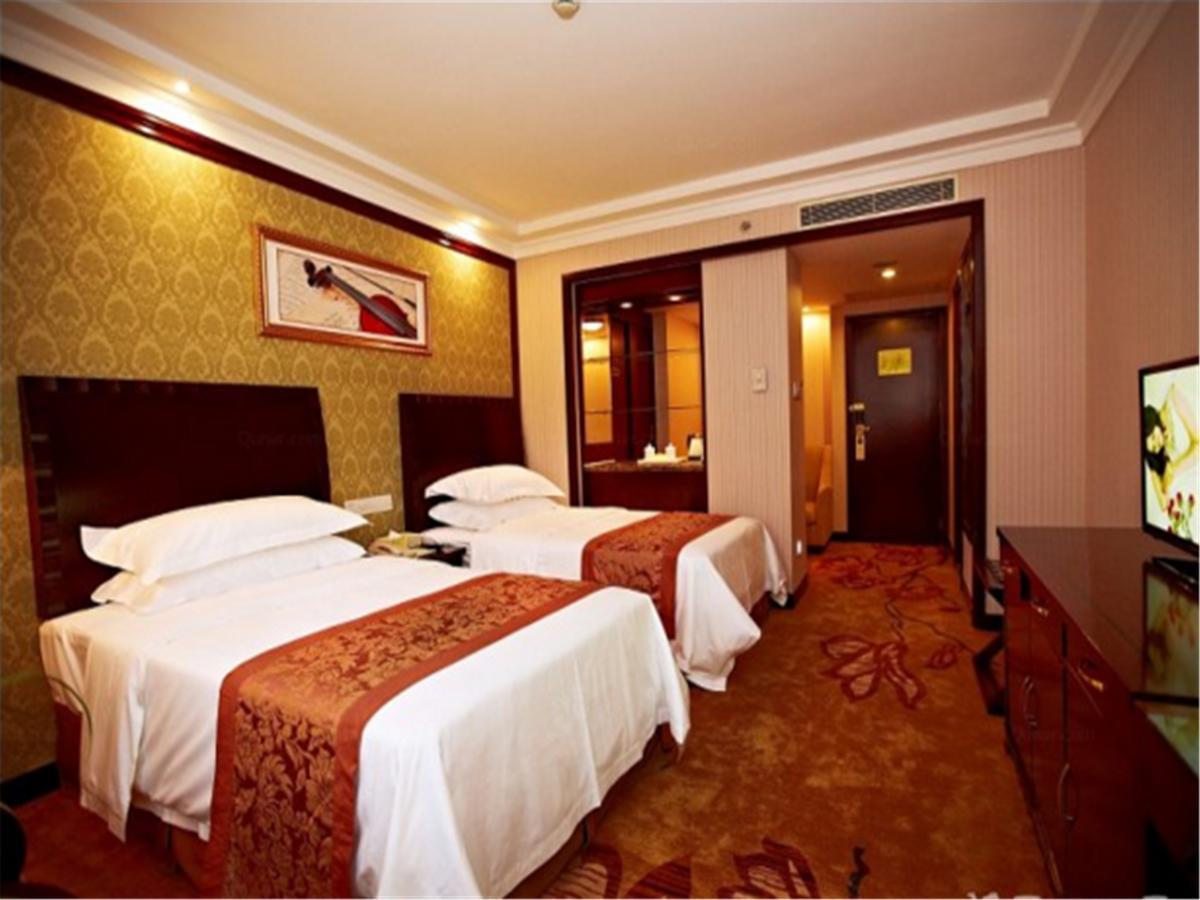 Vienna International Hotel Shanghai Train Station Bagian luar foto