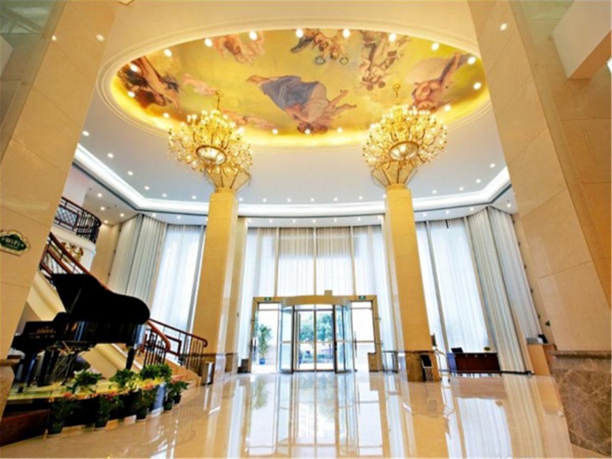 Vienna International Hotel Shanghai Train Station Bagian luar foto