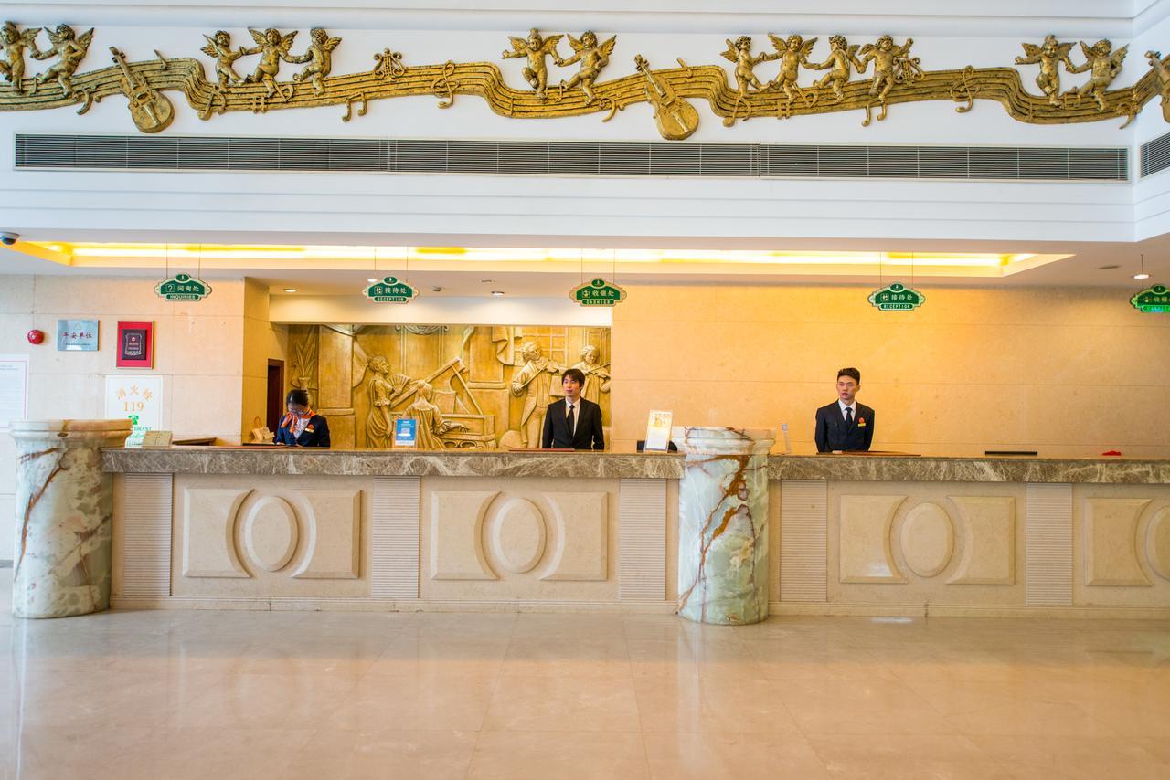 Vienna International Hotel Shanghai Train Station Bagian luar foto